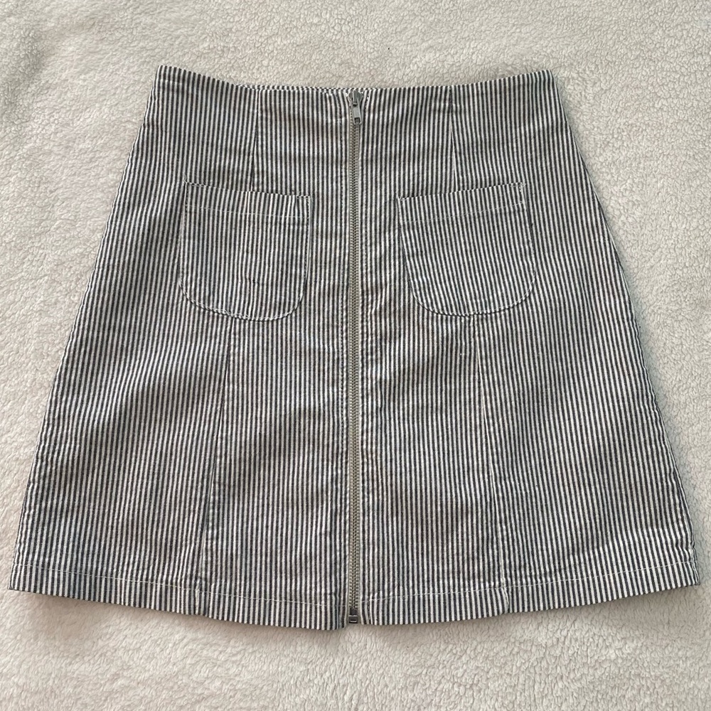 Brandy Melville Striped Skirt with Pockets and Zipper Detail | One Size